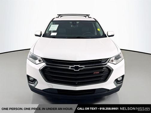 Iridescent Pearl Tricoat 2020 Chevrolet Traverse RS
