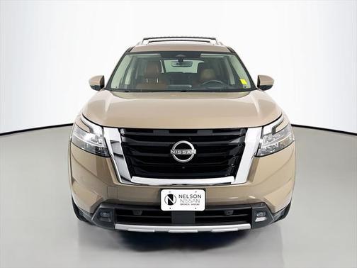 2024 Nissan Pathfinder Platinum FWD