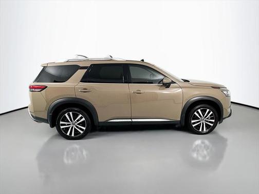2024 Nissan Pathfinder Platinum FWD