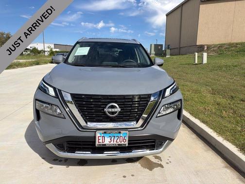 Boulder Gray Pearl 2023 Nissan Rogue Platinum