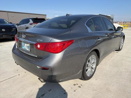 2015 INFINITI Q50 Premium