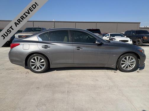 2015 INFINITI Q50 Premium