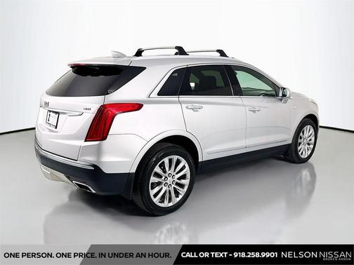 Radiant Silver Metallic 2017 Cadillac XT5 Platinum