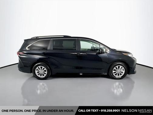2023 Toyota Sienna XLE 8 Passenger
