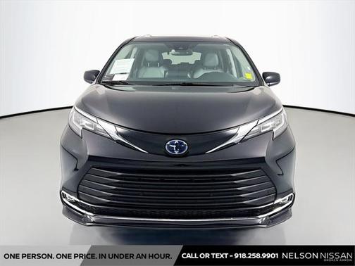 2023 Toyota Sienna XLE 8 Passenger