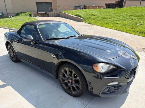 Forte Black Metallic 2018 FIAT 124 Spider Base