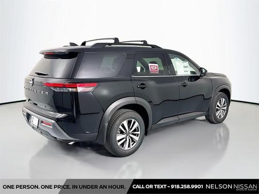 Super Black 2026 Nissan Pathfinder SL