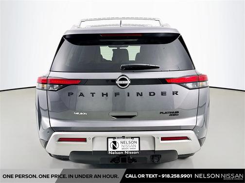 2025 Nissan Pathfinder Platinum 4WD
