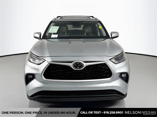 Celestial Silver Metallic 2022 Toyota Highlander XLE