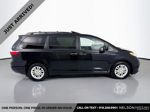 Midnight Black Metallic 2017 Toyota Sienna XLE
