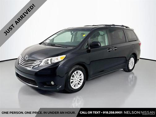 Midnight Black Metallic 2017 Toyota Sienna XLE