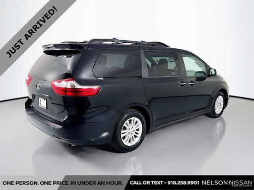 Midnight Black Metallic 2017 Toyota Sienna XLE