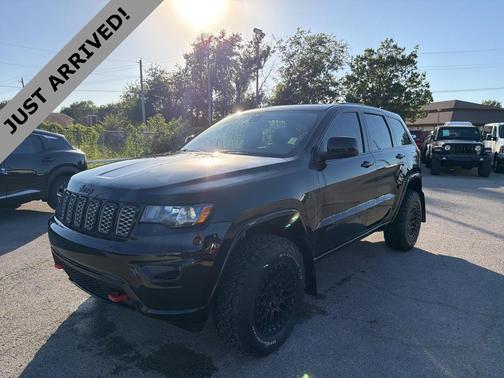 2022 Jeep Grand Cherokee Laredo