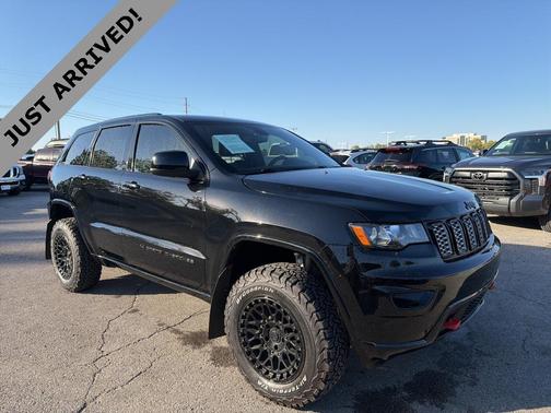2022 Jeep Grand Cherokee Laredo