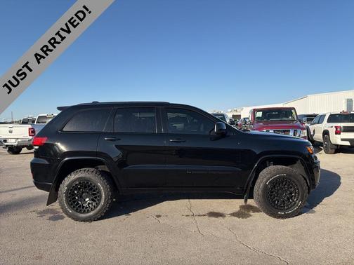 2022 Jeep Grand Cherokee Laredo