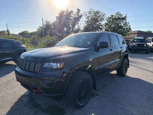 2022 Jeep Grand Cherokee Laredo