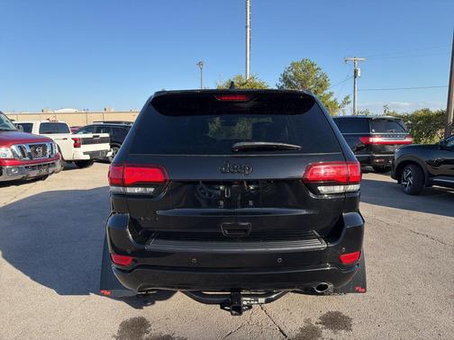 2022 Jeep Grand Cherokee Laredo
