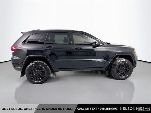 2022 Jeep Grand Cherokee Laredo