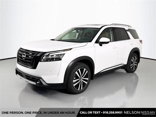 2025 Nissan Pathfinder Platinum 4WD