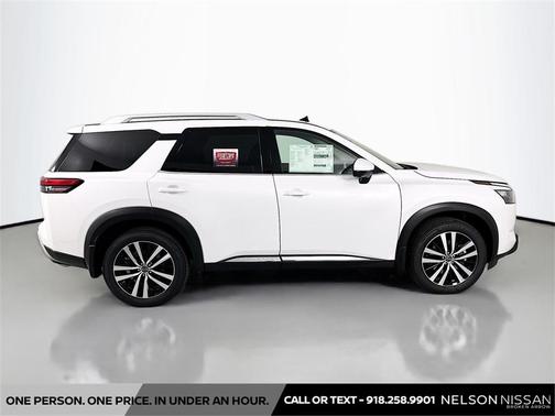 2025 Nissan Pathfinder Platinum 4WD