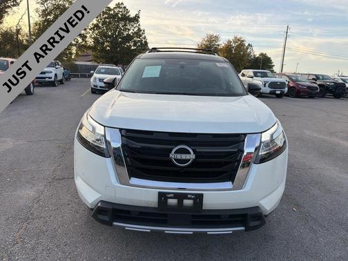 2024 Nissan Pathfinder SL 4WD