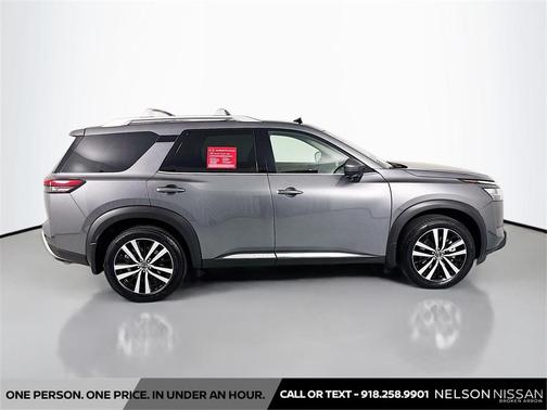 2024 Nissan Pathfinder Platinum FWD