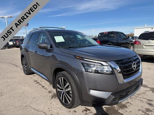 2024 Nissan Pathfinder Platinum FWD