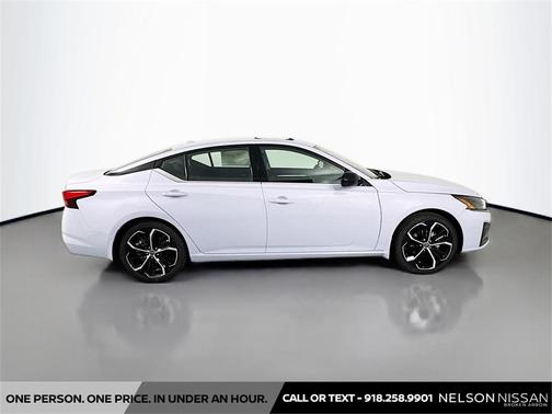 2025 Nissan Altima SR FWD