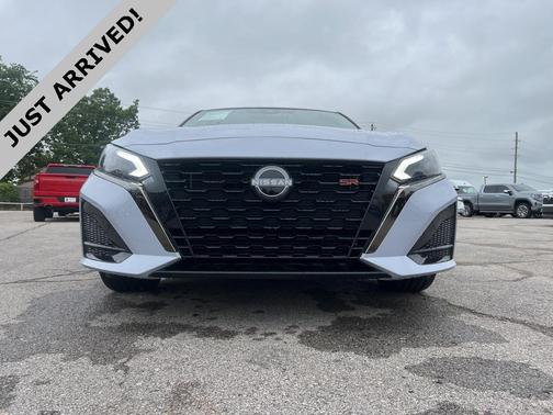 2023 Nissan Altima SR FWD