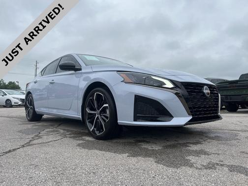 2023 Nissan Altima SR FWD