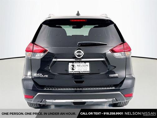 Magnetic Black Pearl 2020 Nissan Rogue S