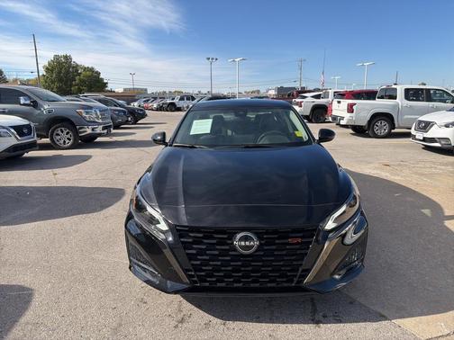 2023 Nissan Altima SR FWD