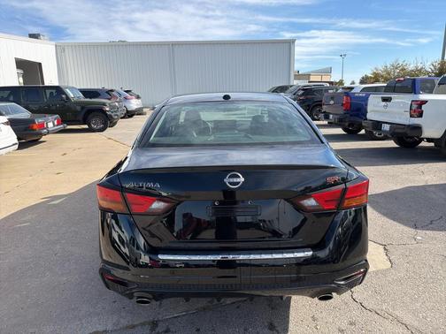 2023 Nissan Altima SR FWD