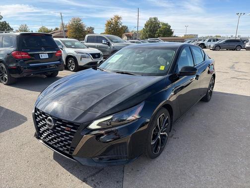 2023 Nissan Altima SR FWD