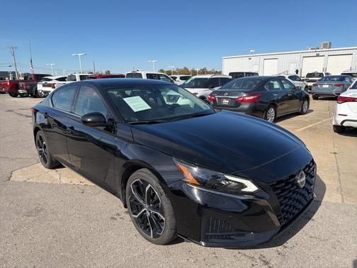 2023 Nissan Altima SR FWD