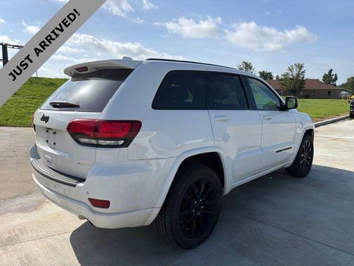 Bright White Clearcoat 2020 Jeep Grand Cherokee Altitude