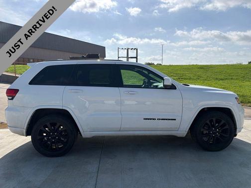 Bright White Clearcoat 2020 Jeep Grand Cherokee Altitude