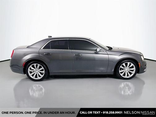 Granite Crystal Metallic Clearcoat 2018 Chrysler 300 Touring