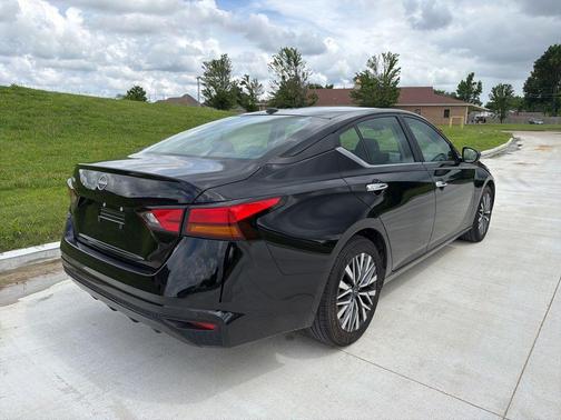 Super Black 2025 Nissan Altima 2.5 SV