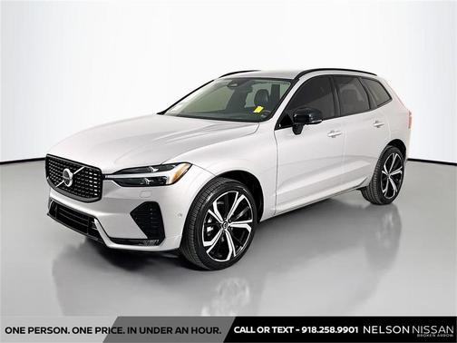 2023 Volvo XC60 B5 Ultimate Dark Theme