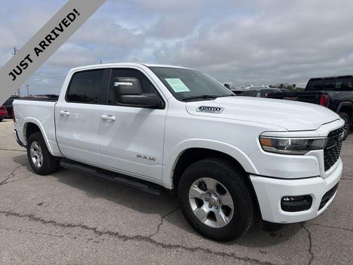 Bright White Clearcoat 2025 RAM 1500 Big Horn/Lone Star