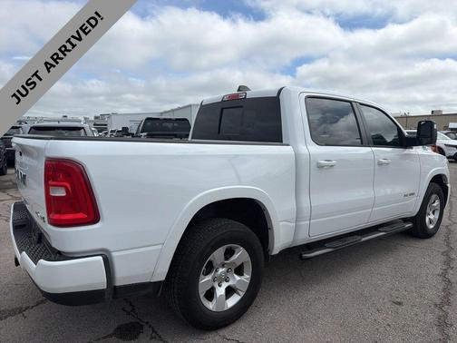 Bright White Clearcoat 2025 RAM 1500 Big Horn/Lone Star
