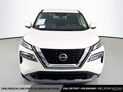 Pearl White Tricoat 2023 Nissan Rogue SV