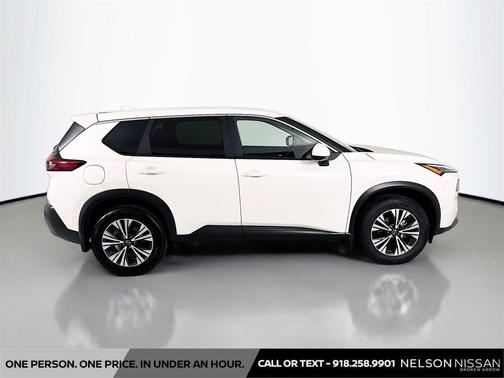 Pearl White Tricoat 2023 Nissan Rogue SV