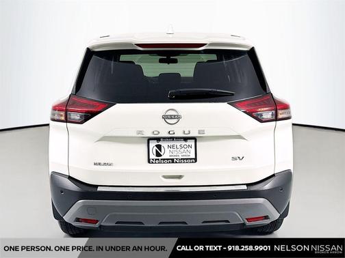 Pearl White Tricoat 2023 Nissan Rogue SV