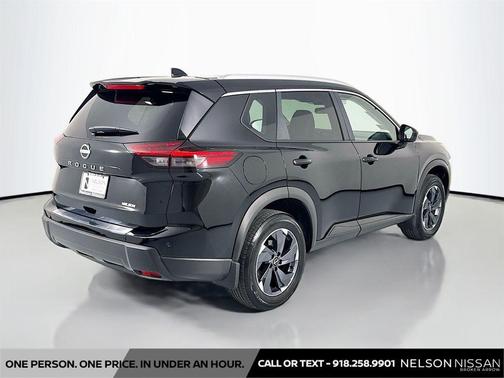 Super Black 2025 Nissan Rogue SV