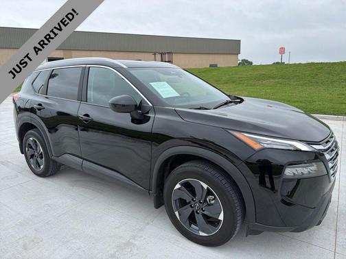 Super Black 2025 Nissan Rogue SV