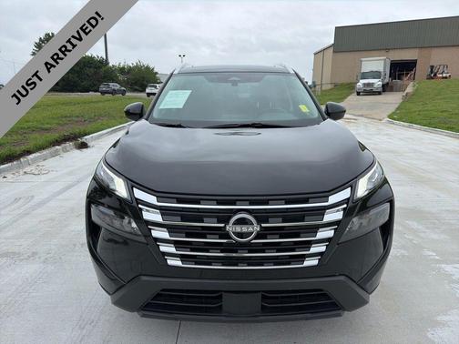 Super Black 2025 Nissan Rogue SV