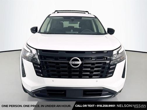 Everest White Pearl Tricoat 2026 Nissan Pathfinder SV
