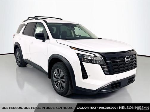 Everest White Pearl Tricoat 2026 Nissan Pathfinder SV